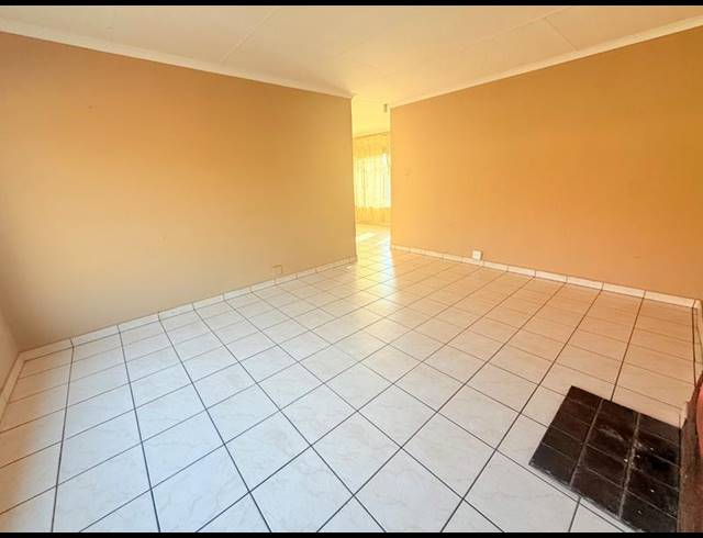 3 BEDROOM HOUSE FOR SALE IN VANDERBIJLPARK CE 4